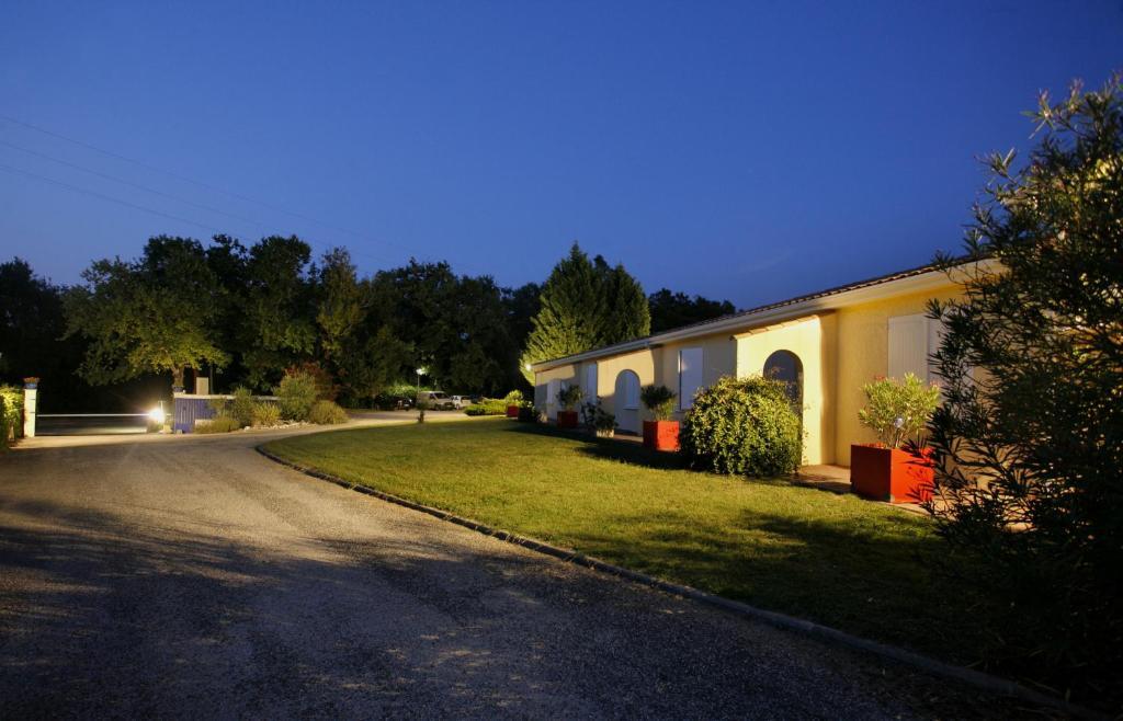 Logis Hotel Corintel Bordeaux Est Трс Экстерьер фото
